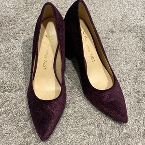 NINE WEST Aubergine Jacquard Velvet pumps